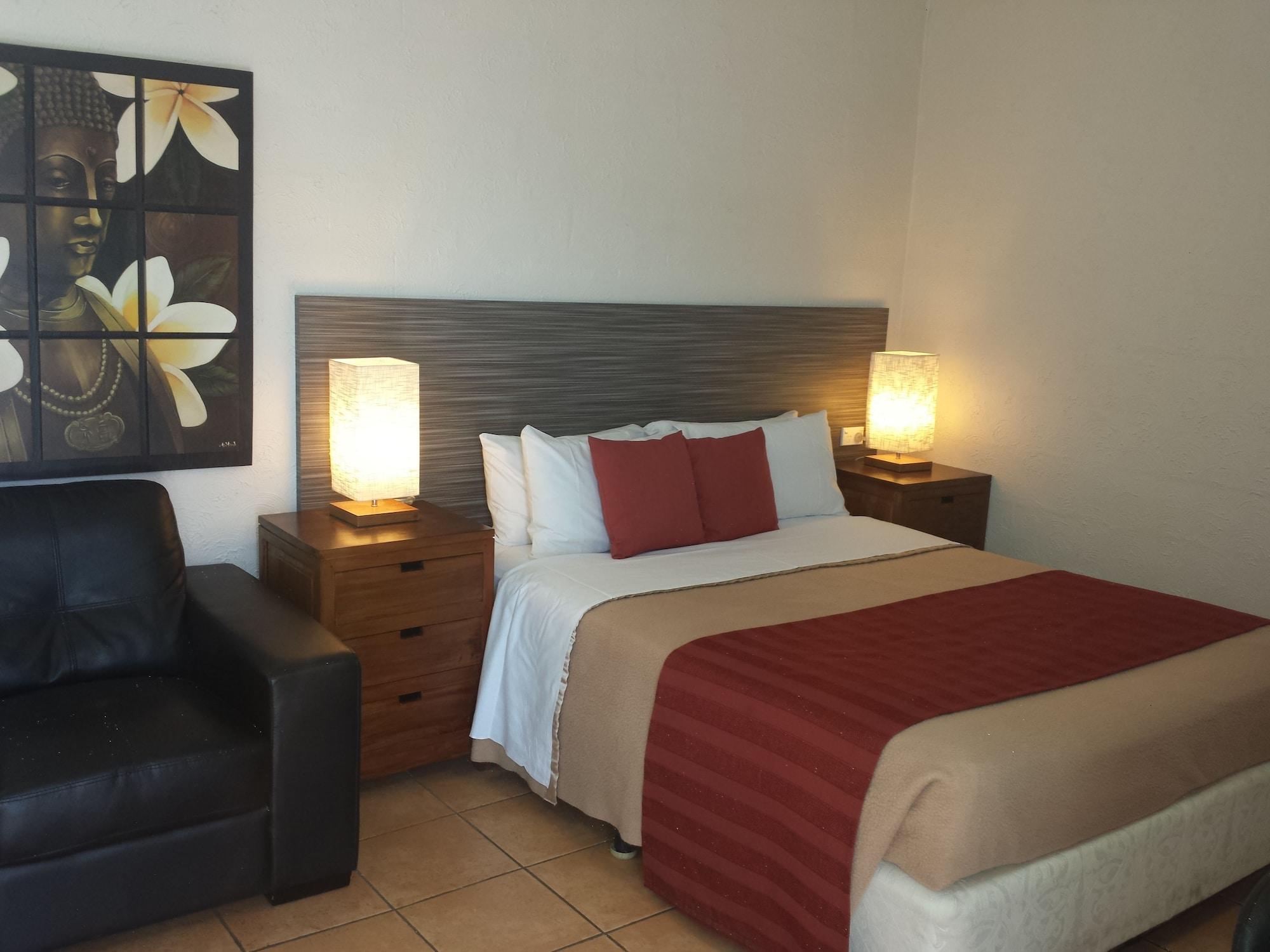 Mid City Motor Inn Gladstone Bagian luar foto