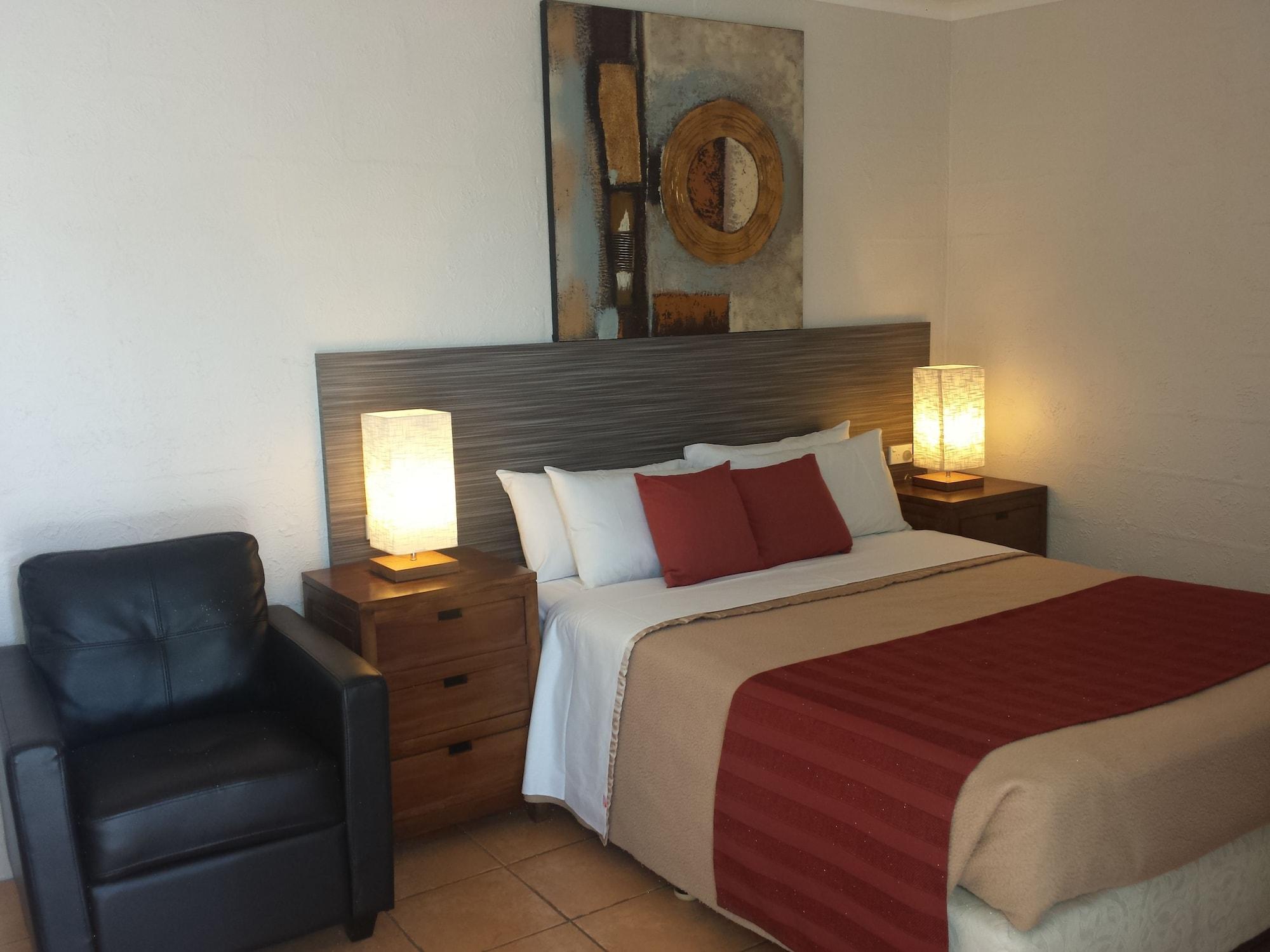 Mid City Motor Inn Gladstone Bagian luar foto