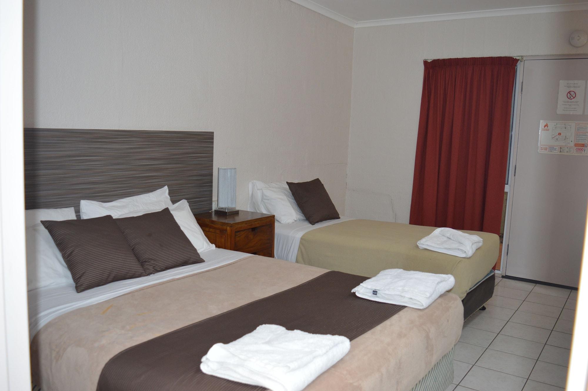 Mid City Motor Inn Gladstone Bagian luar foto