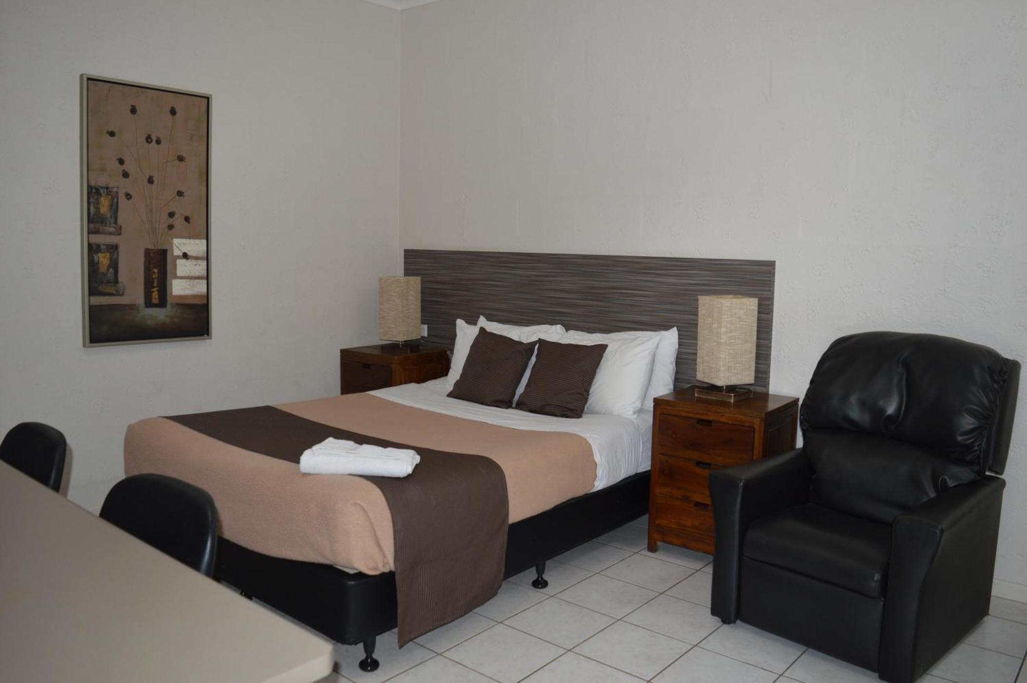 Mid City Motor Inn Gladstone Ruang foto
